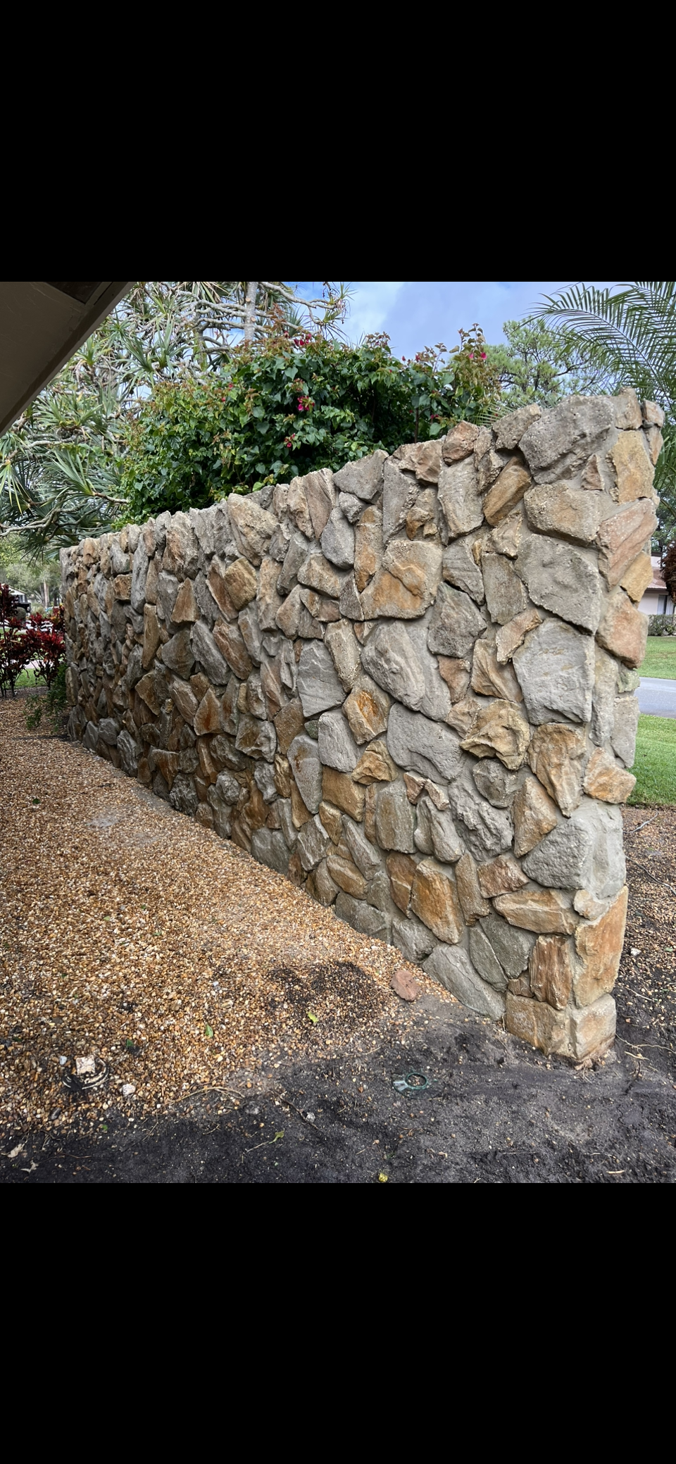 Clean exterior wall after professional pressure cleaning